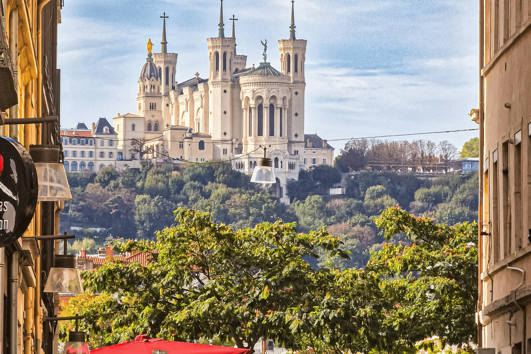 vue sur la basilique notre dame à Lyon