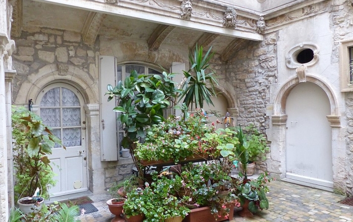 recherche logement nîmes