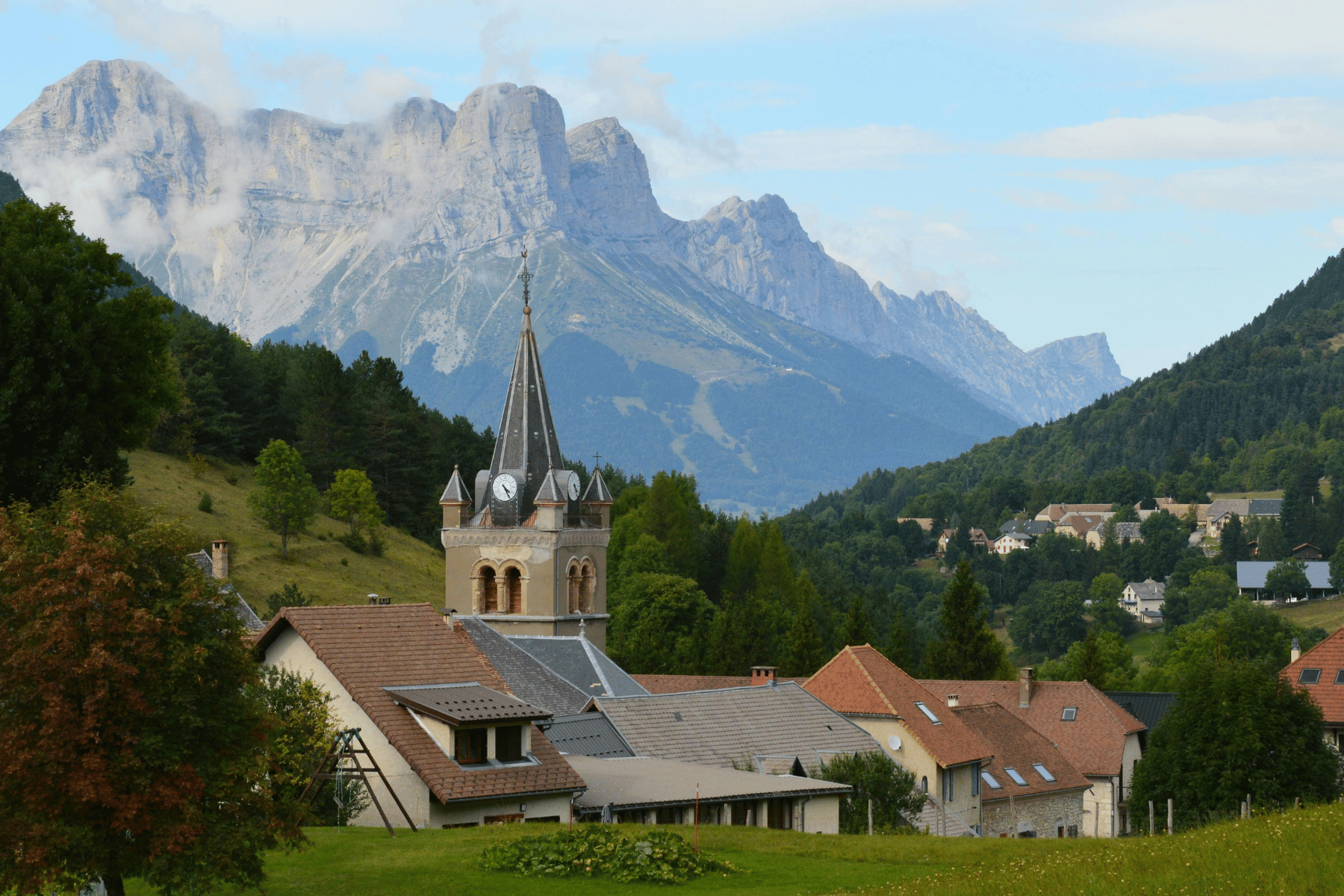 un petit village dans le vercors près de valence