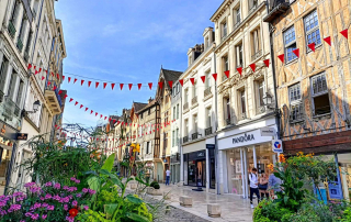 TRAVAILLER TROYES