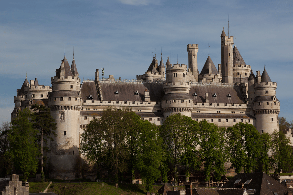 vue du château de Pierrefonds près de Compiègne, région Hauts-de-France