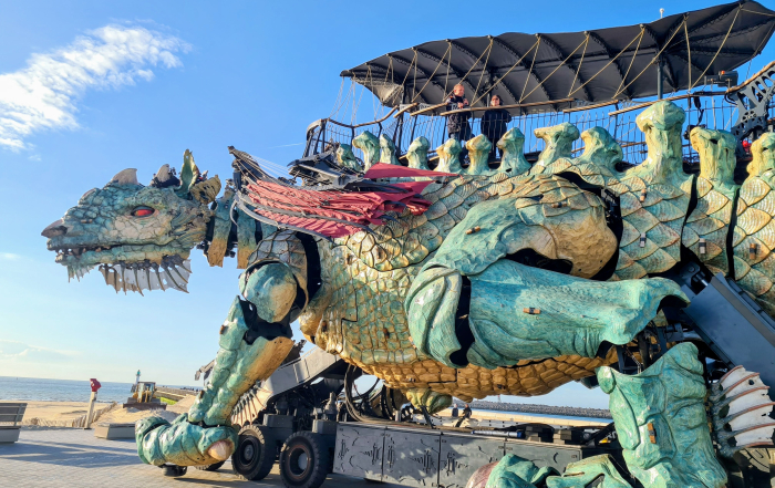 vue depuis le sol du Dragon de Calais