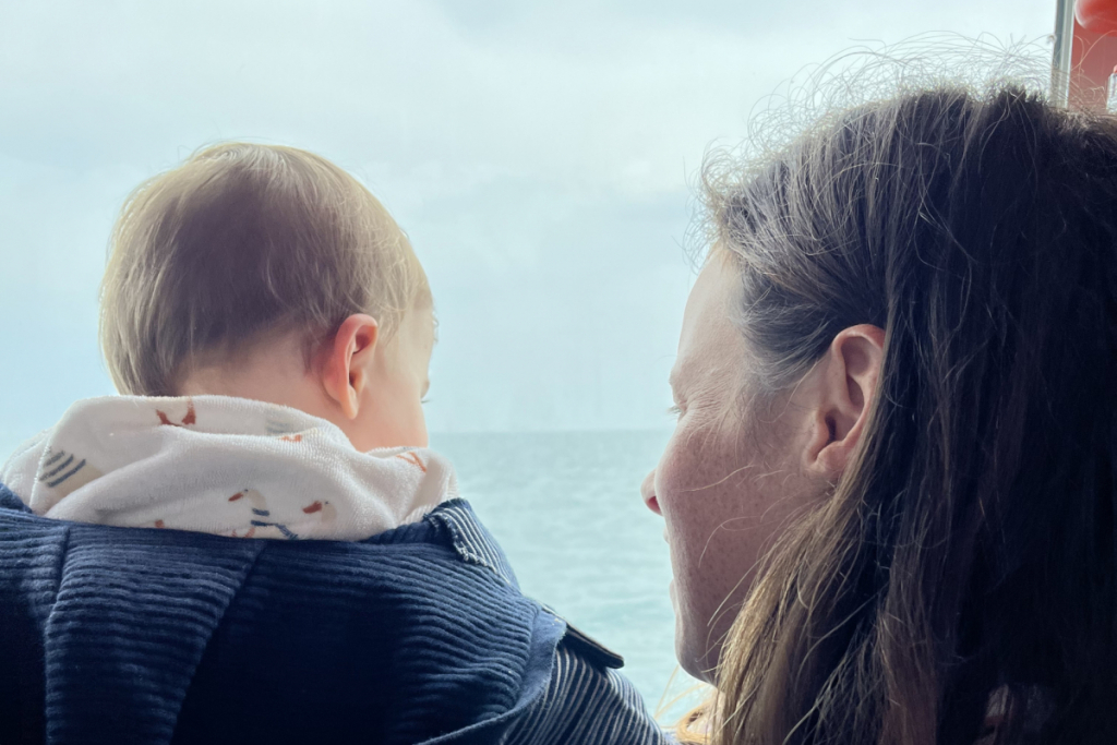 anais et son fils en bretagne après avoir quitté Paris