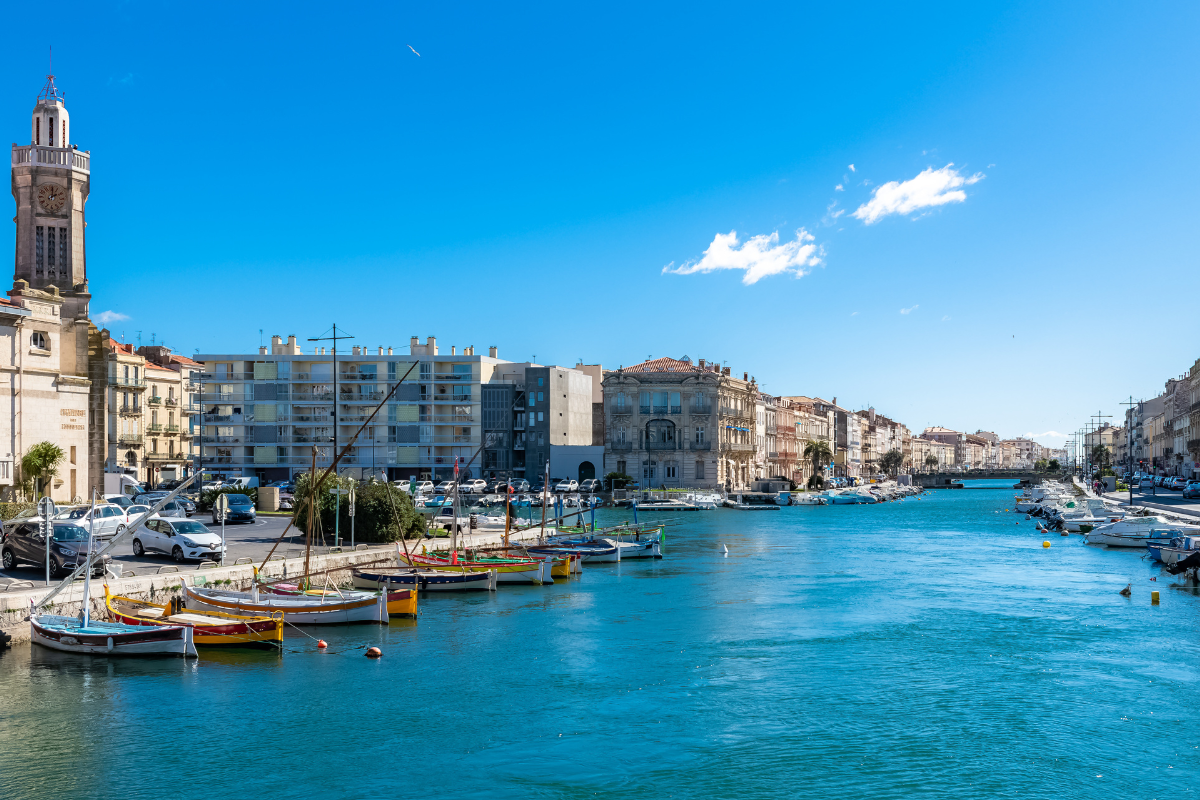 vue du port de Sète dans le sud de la France